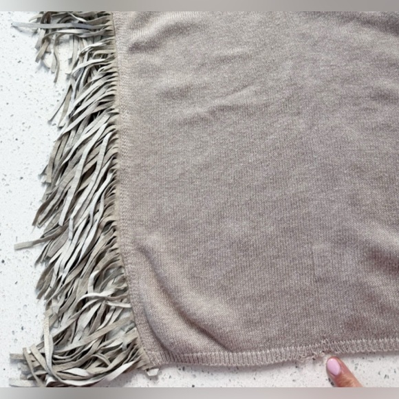 Ecru Women’s Fringe Poncho Sweater Knit V-Neck Taupe Beige Boho Cozy Wrap - Picture 10 of 11